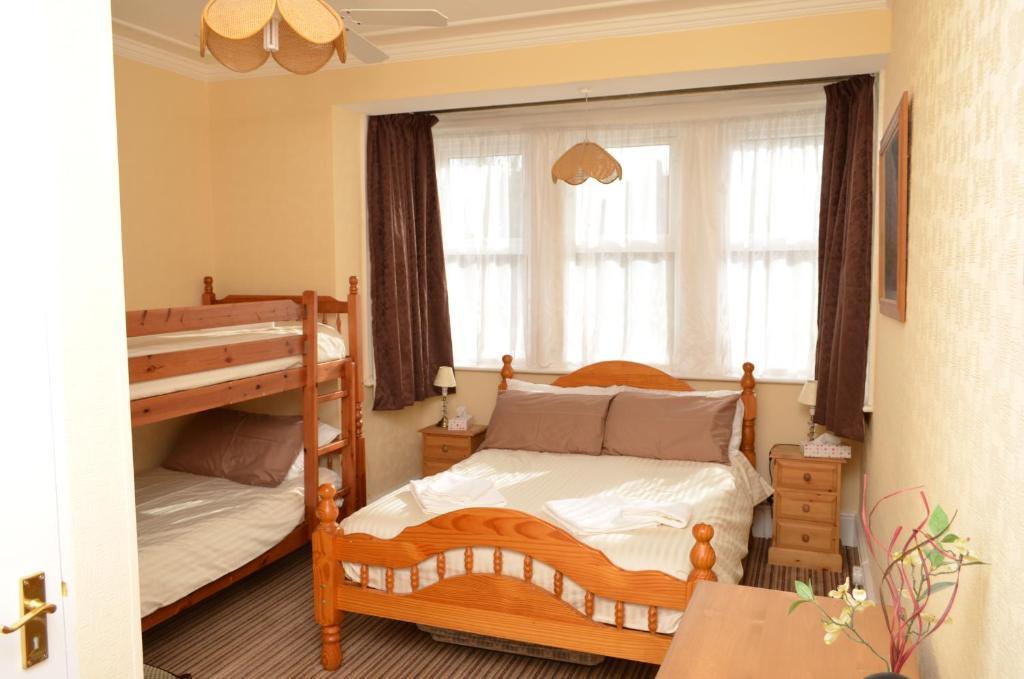 Chandos Premier Folkestone Room photo