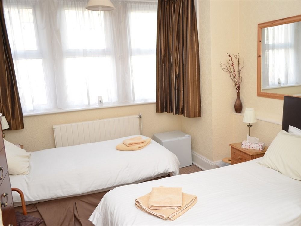 Chandos Premier Folkestone Exterior photo